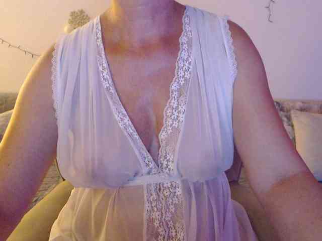 goodSnowQueen webcam