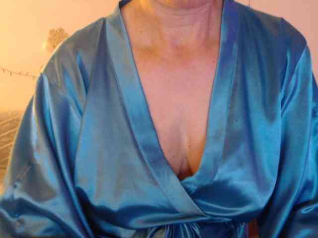 goodSnowQueen webcam