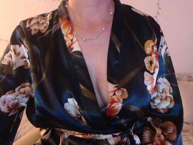 goodSnowQueen webcam