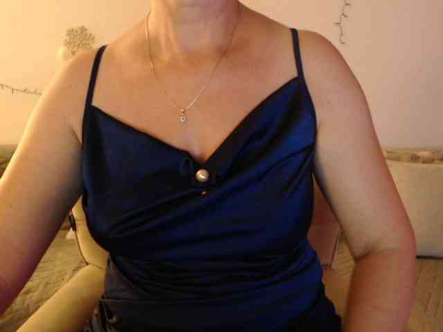 goodSnowQueen webcam