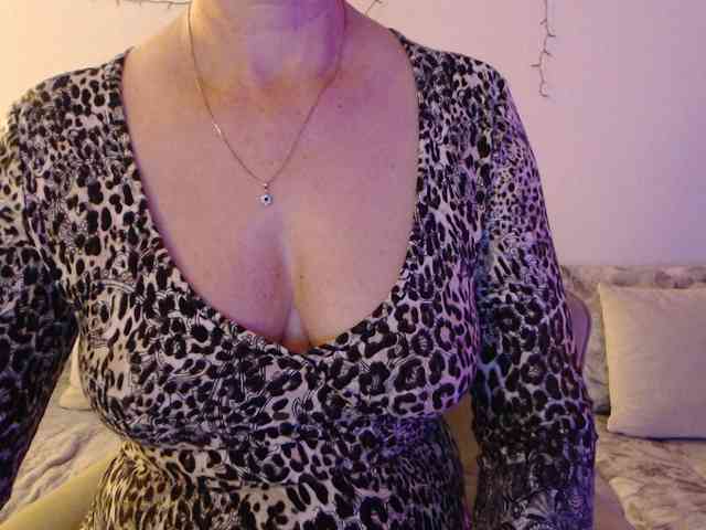 goodSnowQueen webcam