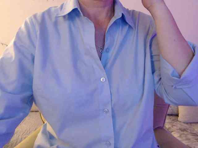 goodSnowQueen webcam