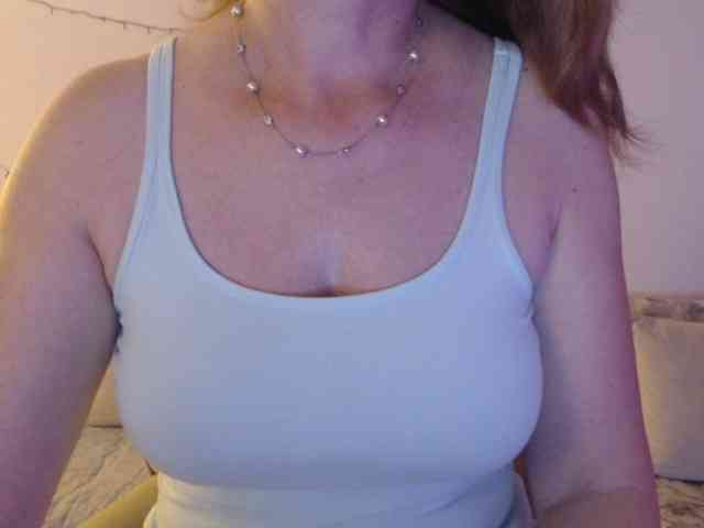 goodSnowQueen webcam