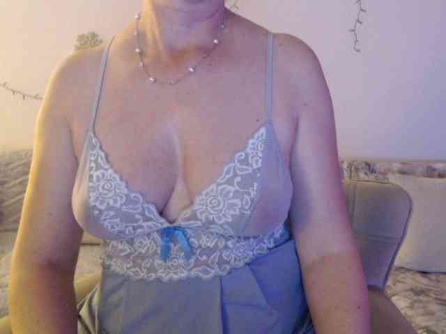 goodSnowQueen webcam