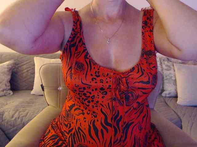 goodSnowQueen webcam