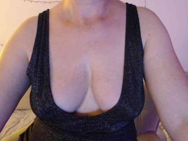 goodSnowQueen webcam