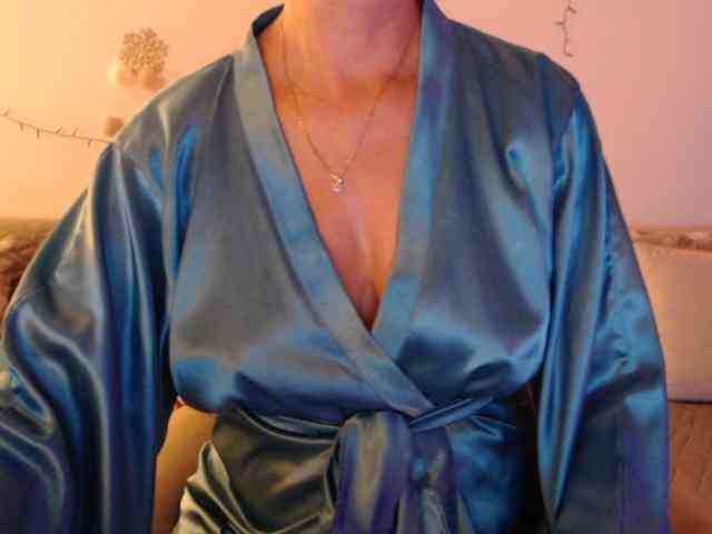 goodSnowQueen webcam