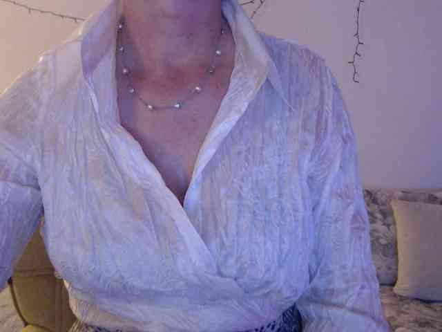 goodSnowQueen webcam