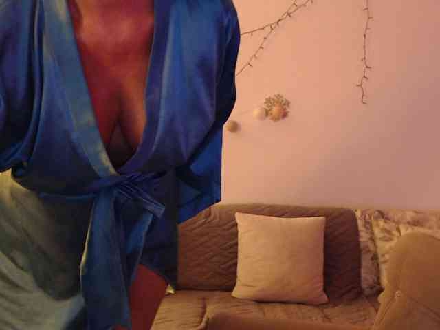 goodSnowQueen webcam