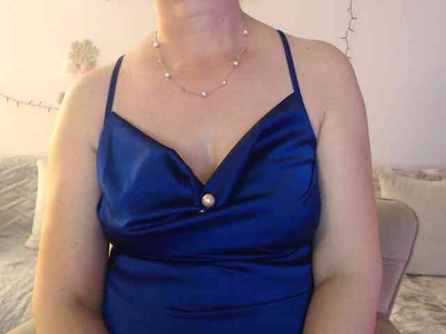 goodSnowQueen webcam