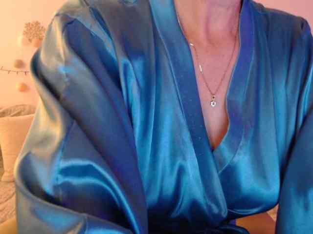 goodSnowQueen webcam