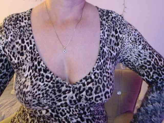 goodSnowQueen webcam