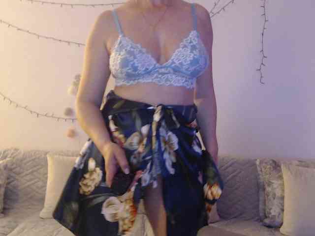 goodSnowQueen webcam