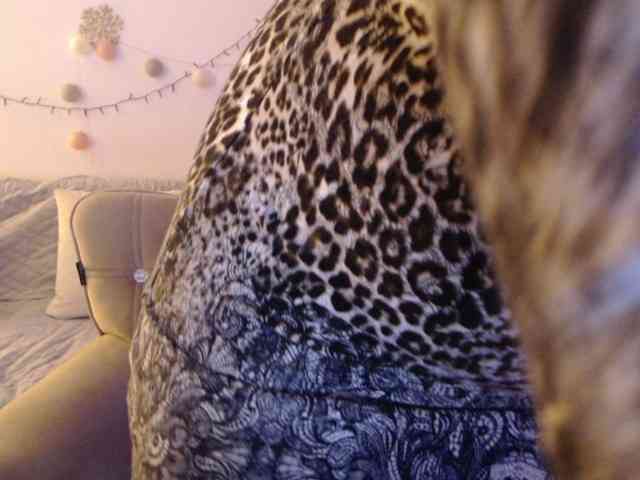 goodSnowQueen webcam