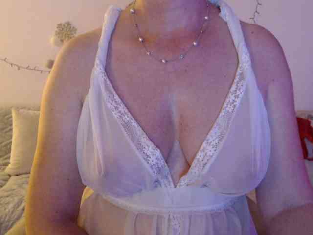 goodSnowQueen webcam