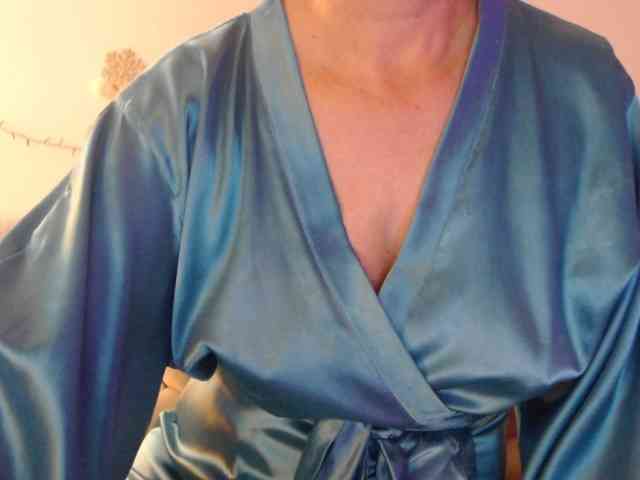 goodSnowQueen webcam