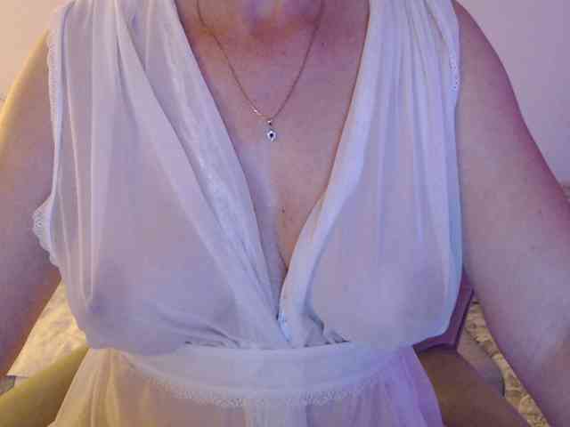 goodSnowQueen webcam