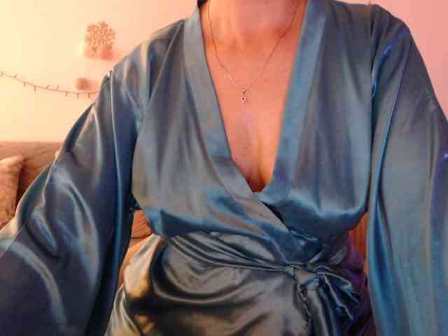 goodSnowQueen webcam