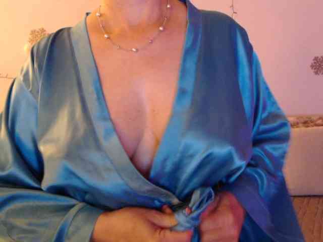 goodSnowQueen Live Webcam on BongaCams