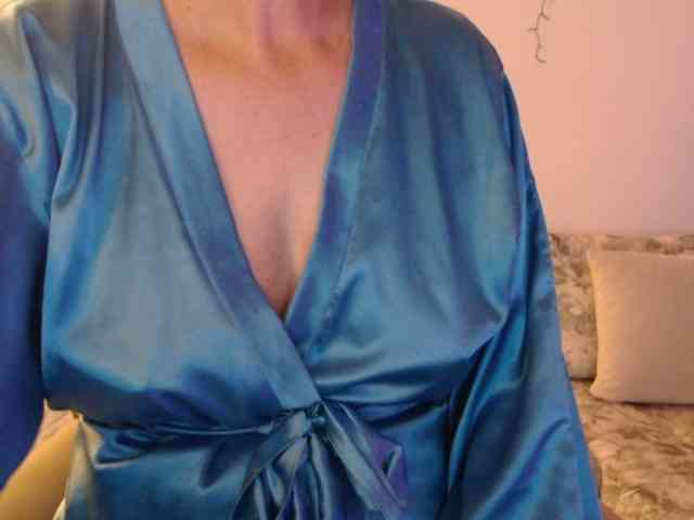 goodSnowQueen webcam