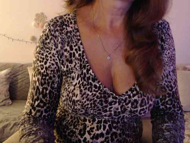 goodSnowQueen webcam