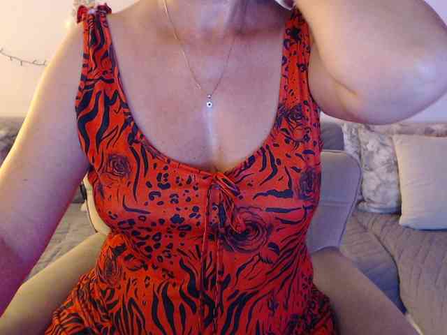 goodSnowQueen webcam