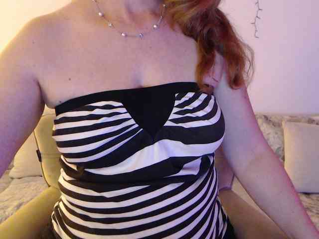 goodSnowQueen webcam