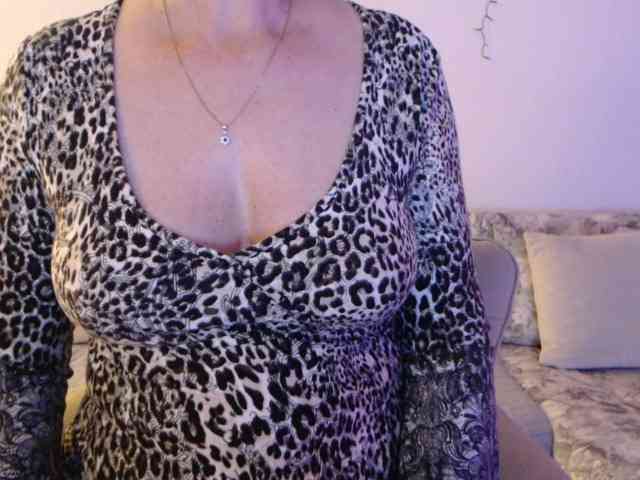 goodSnowQueen webcam