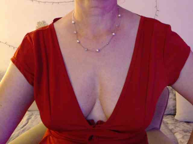goodSnowQueen webcam