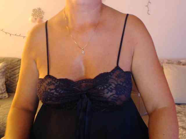 goodSnowQueen webcam