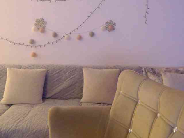 goodSnowQueen webcam