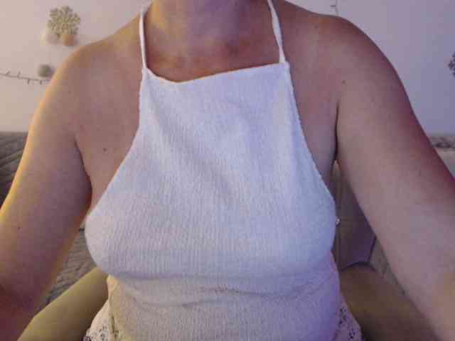 goodSnowQueen webcam