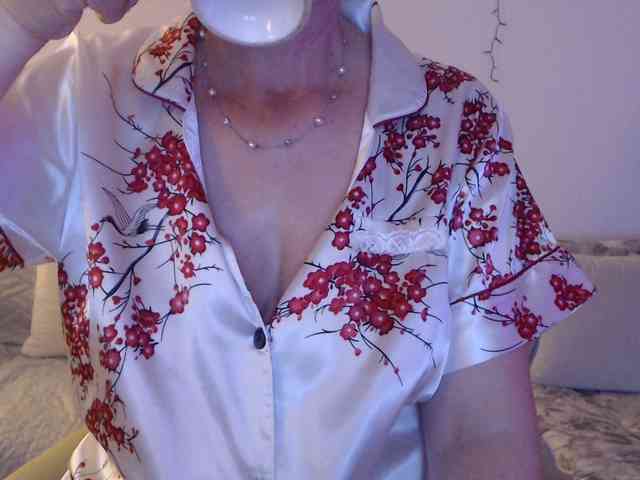 goodSnowQueen webcam