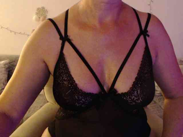 goodSnowQueen webcam