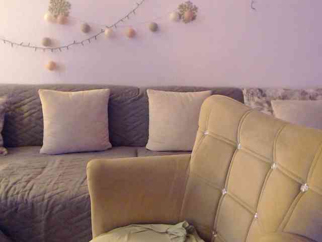 goodSnowQueen webcam