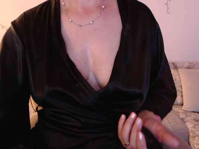 goodSnowQueen webcam