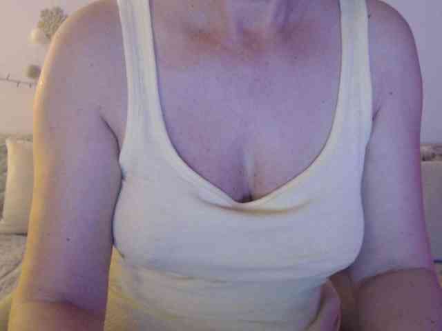 goodSnowQueen webcam