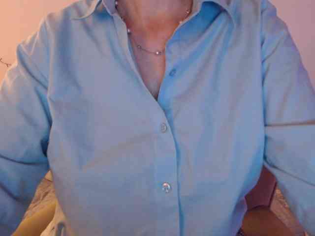 goodSnowQueen webcam