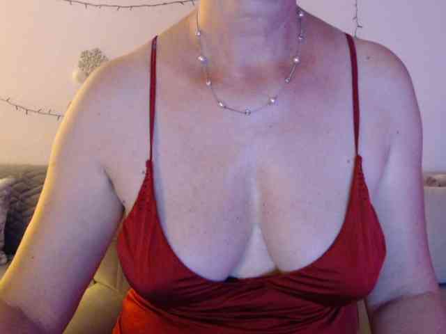 goodSnowQueen webcam