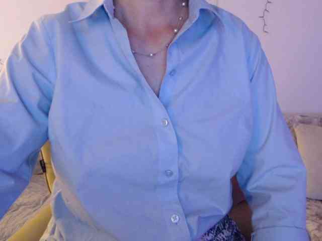 goodSnowQueen webcam