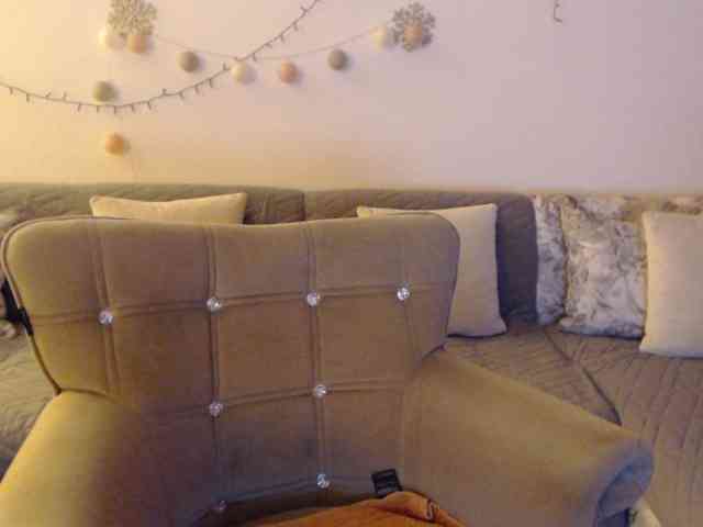goodSnowQueen webcam
