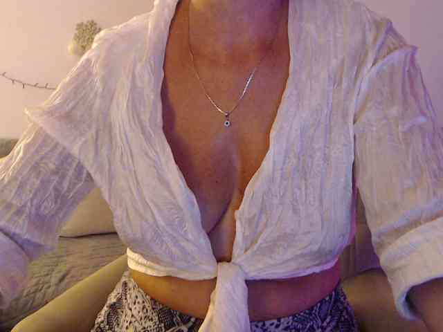 goodSnowQueen webcam