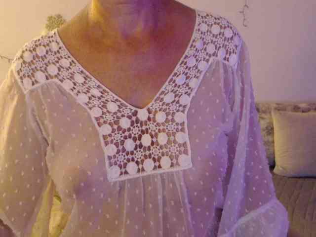goodSnowQueen webcam