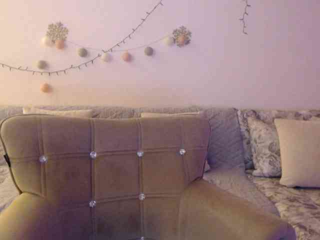 goodSnowQueen webcam
