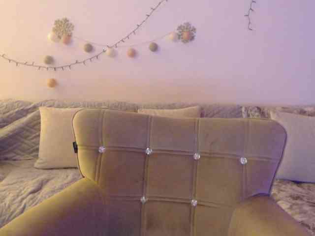 goodSnowQueen webcam