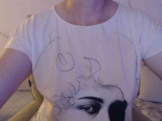 goodSnowQueen webcam