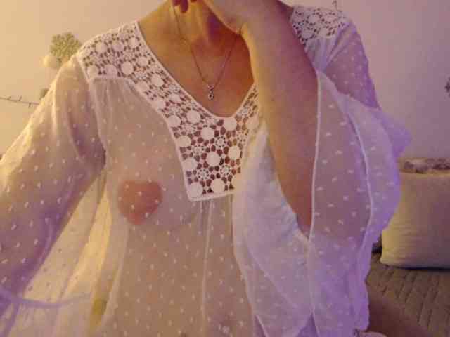 goodSnowQueen webcam