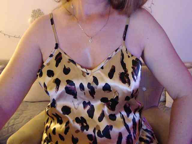 goodSnowQueen webcam