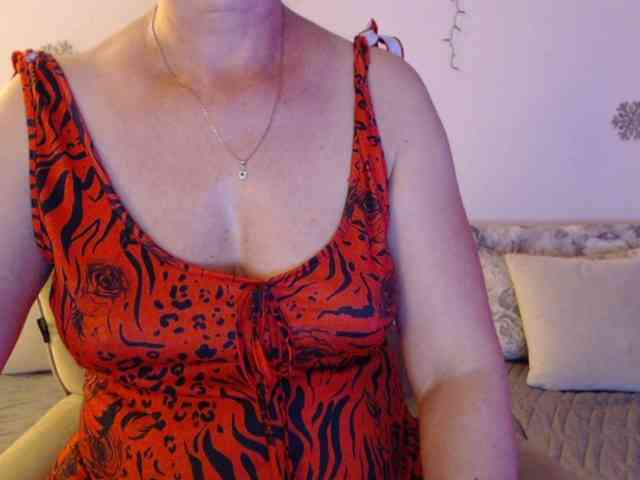 goodSnowQueen webcam