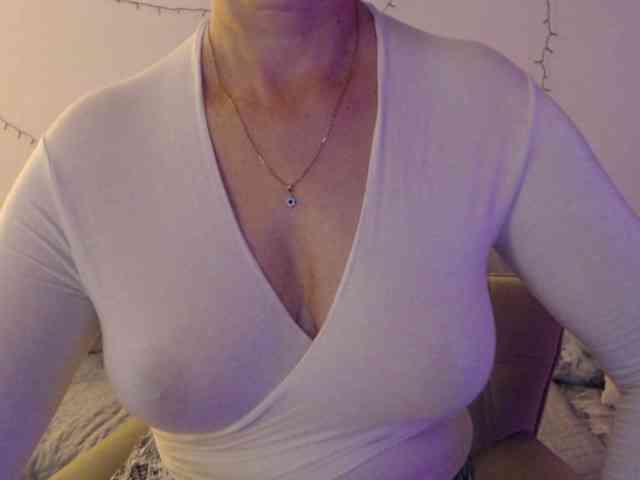 goodSnowQueen webcam